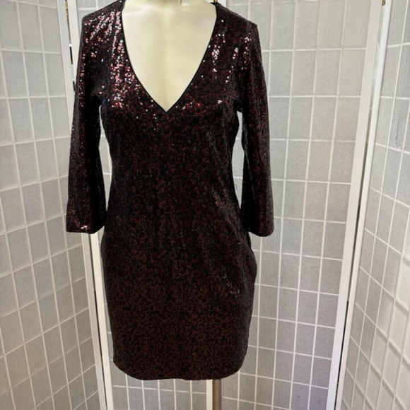 Express,Woman,Party Dress,Size S,Black red sequin,Zip,Long Sleeve,V Neck,Short.! - Picture 3 of 11